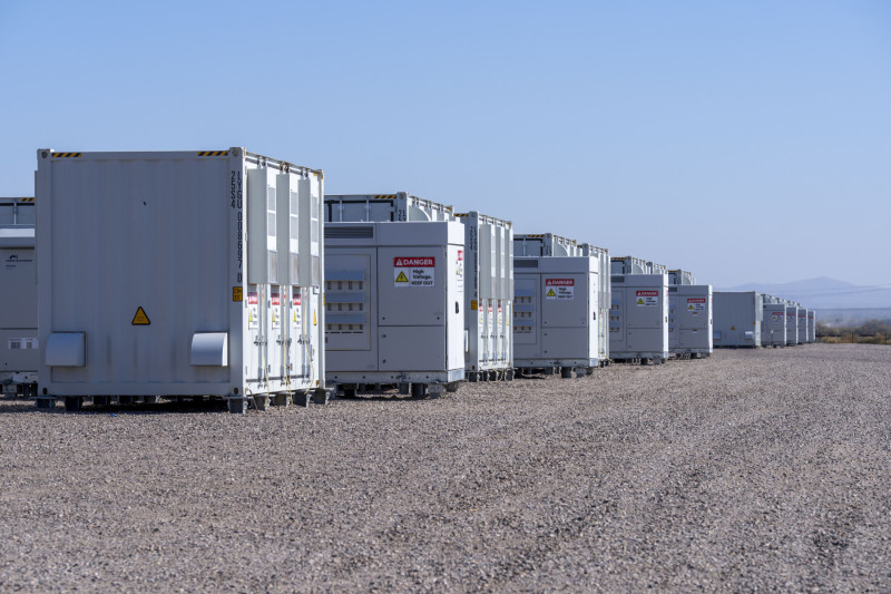 SRP and NextEra commission 100 MW battery system to store Arizona solar power