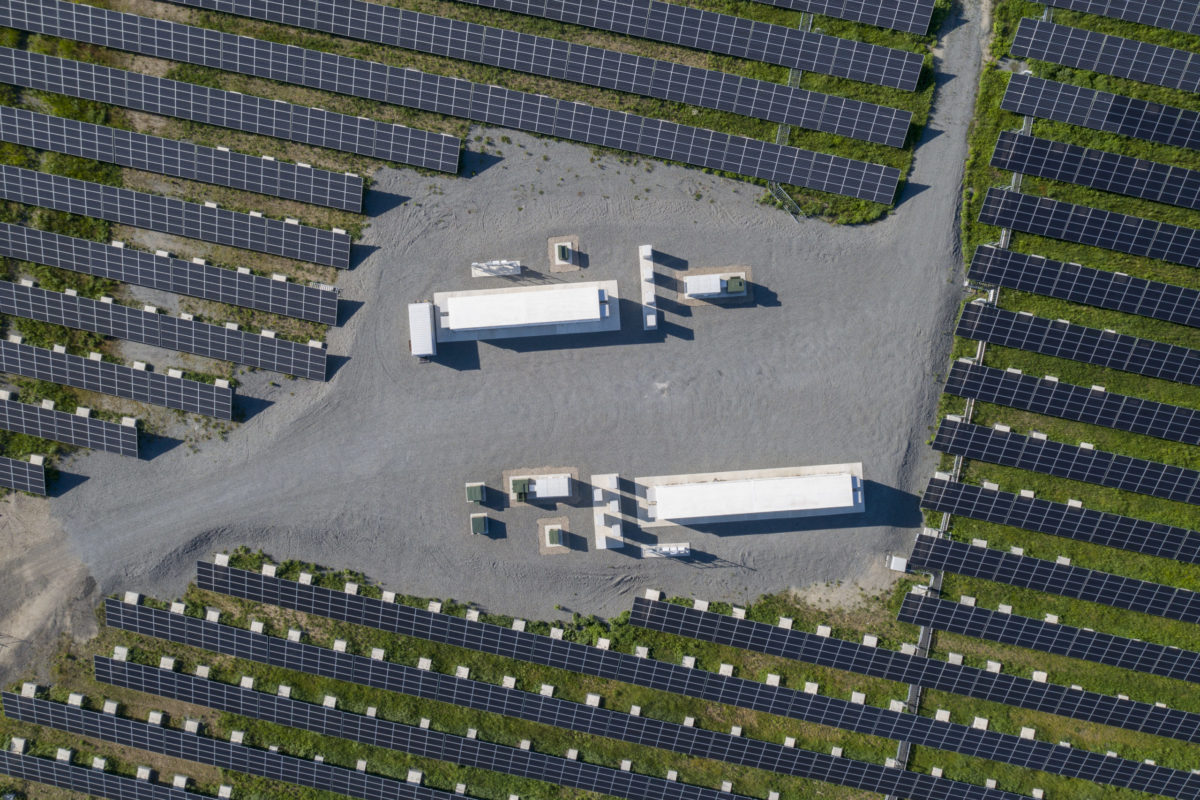 What’s driving the surge in interest in hybrid power plants?