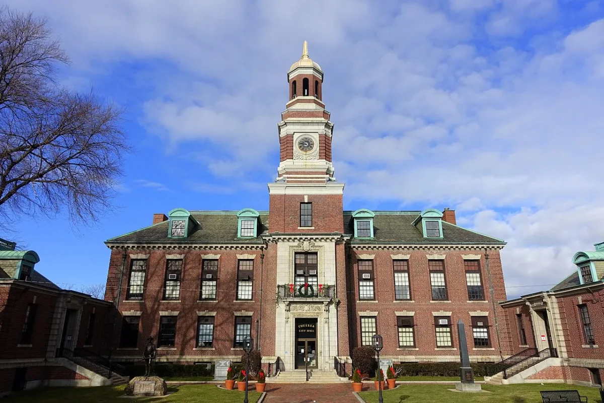 Microgrid model spreads in Massachusetts as cities look to lessen costs, outages  